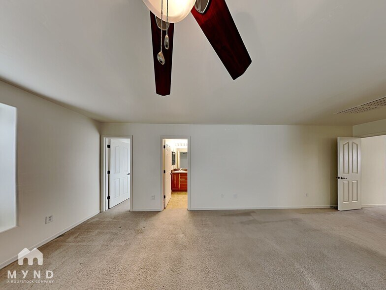 Building Photo - 7056 S GREENEYES Ln