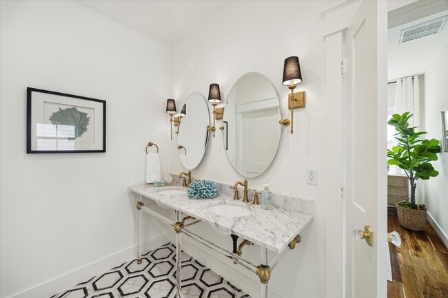 Building Photo - 1514 31st St