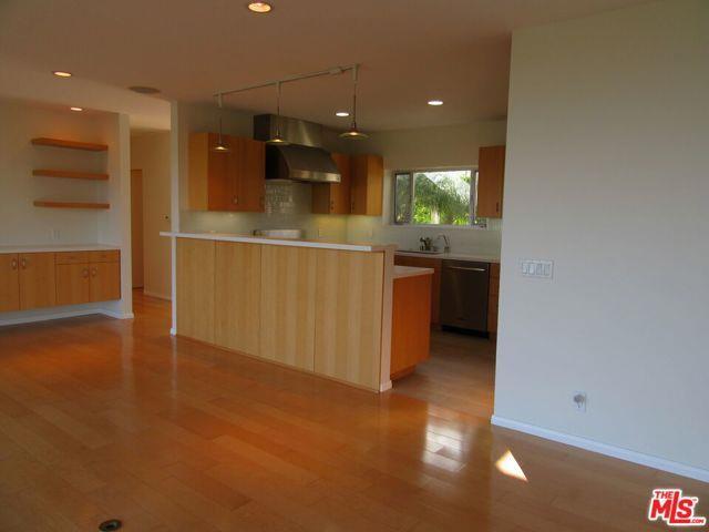 Building Photo - 1210 N Kenter Ave