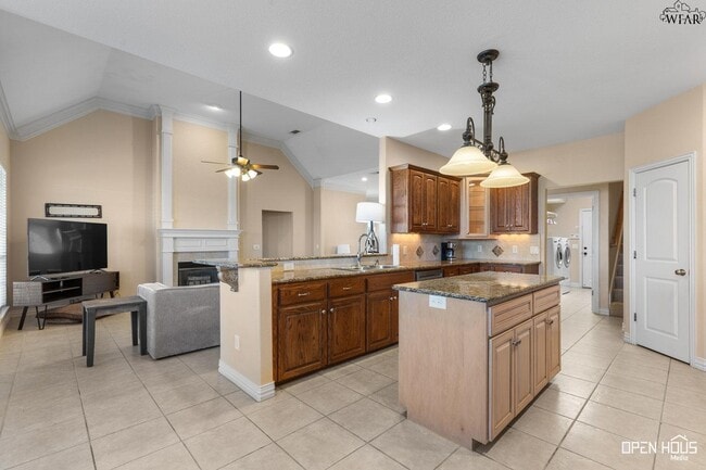 Building Photo - 4122 Candlewood Cir