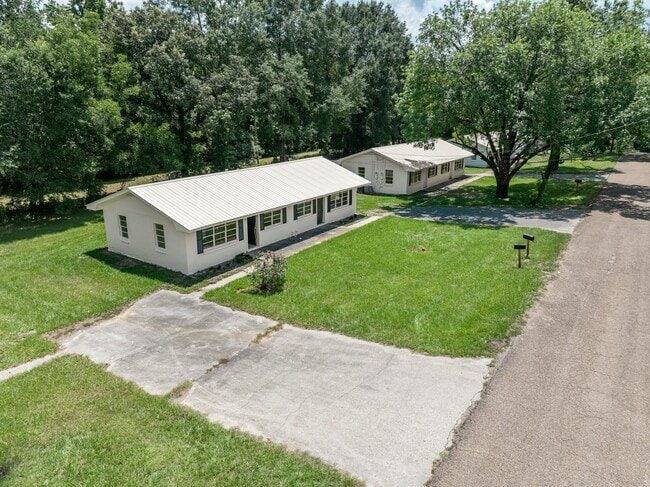 Building Photo - 1 E Westover Dr