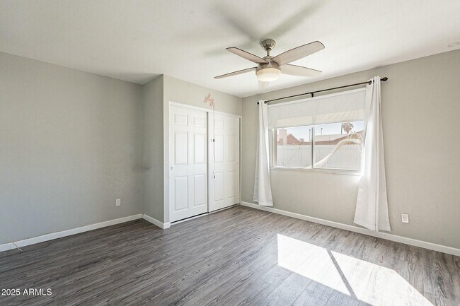 Building Photo - 1715 E El Parque Dr