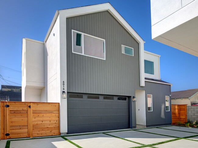 Building Photo - 6018-6018 Comey Ave