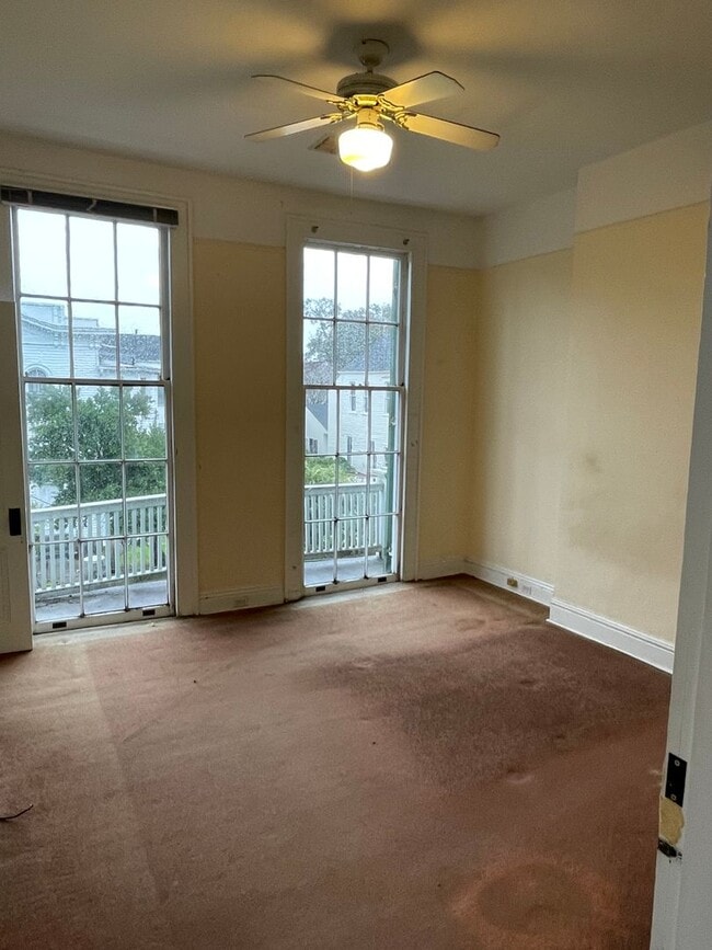 Building Photo - Spacious 2BD/1BA Uptown