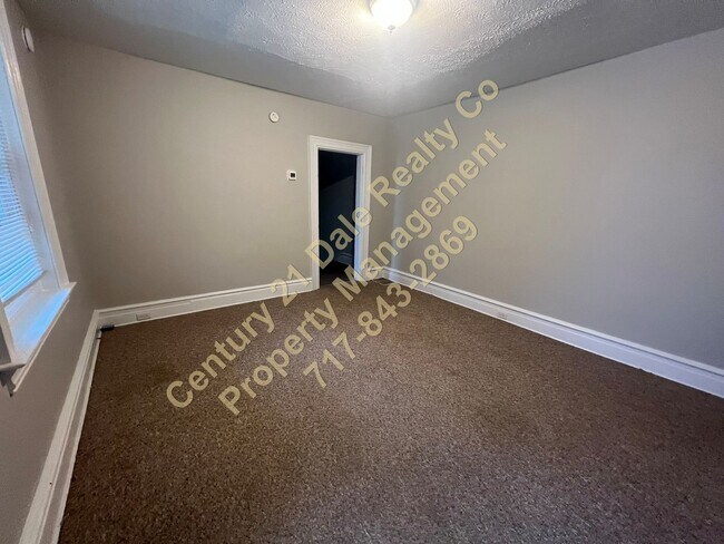 Building Photo - 1414 S George St