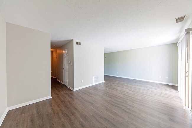 Interior Photo - Oakdale Square Apartments / Townhomes