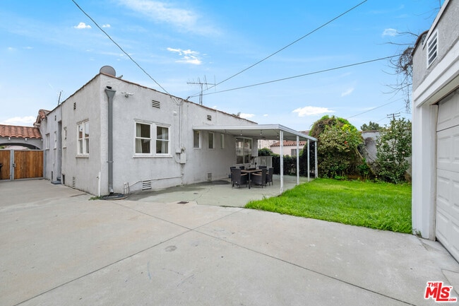 Building Photo - 205 S Hamel Dr