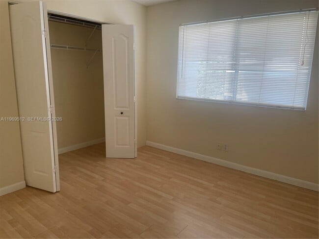 Building Photo - 3186 Via Poinciana