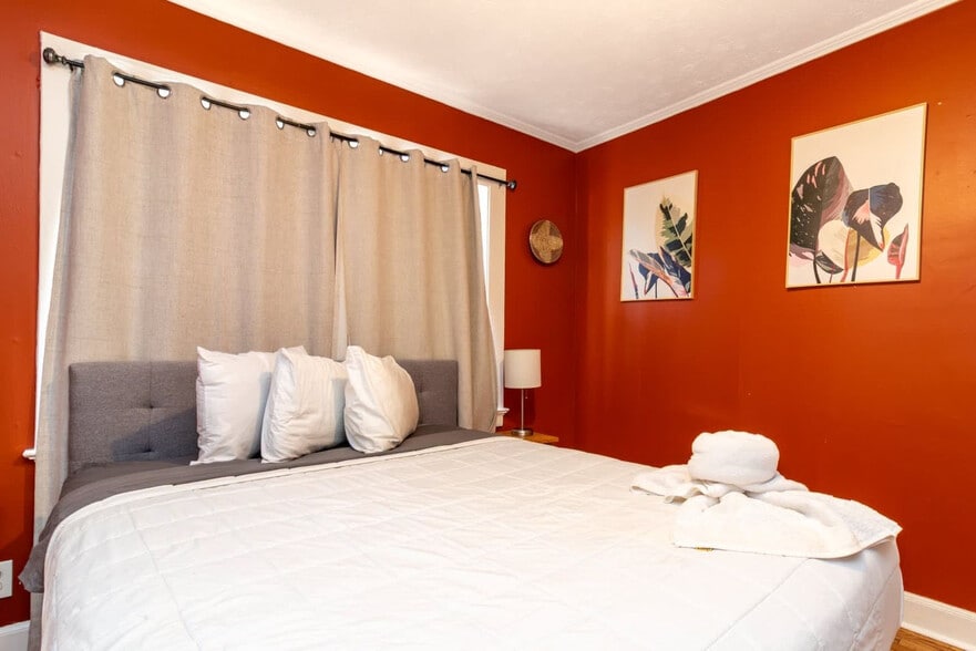 Building Photo - 2217 13th St