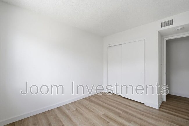 Building Photo - 1527 S Palm Ave