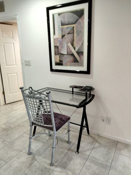 Building Photo - 4303 E Cactus Rd