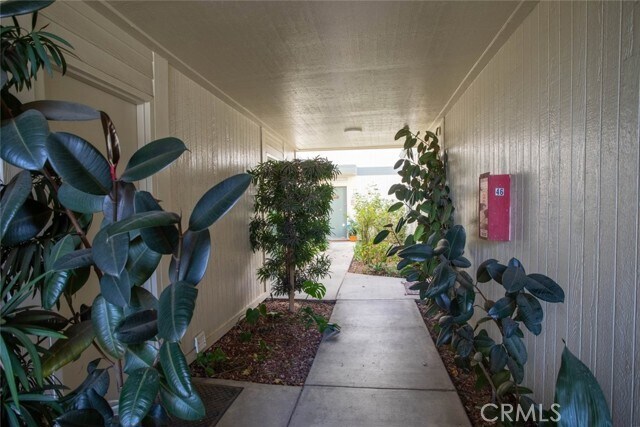 Building Photo - 10475 Newhome Ave