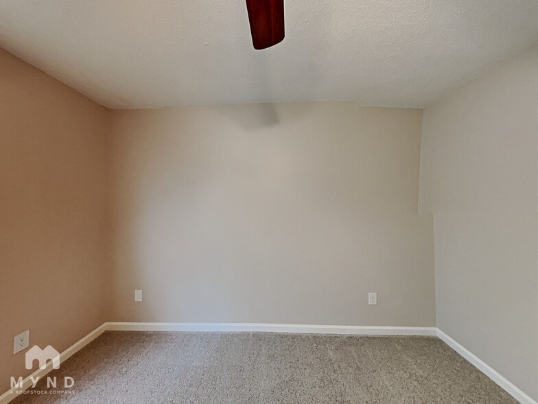 Building Photo - 10576 Sourwood Ct