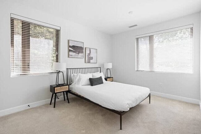 Building Photo - 5858 N College Ave