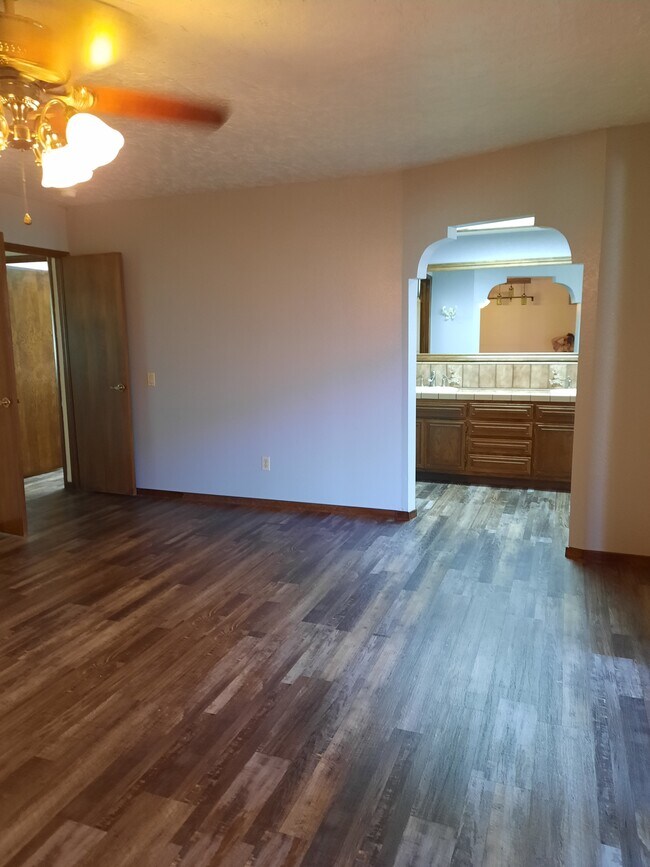 Building Photo - 13615 Driftwood Dr