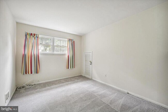 Building Photo - 7009 Capitol View Dr