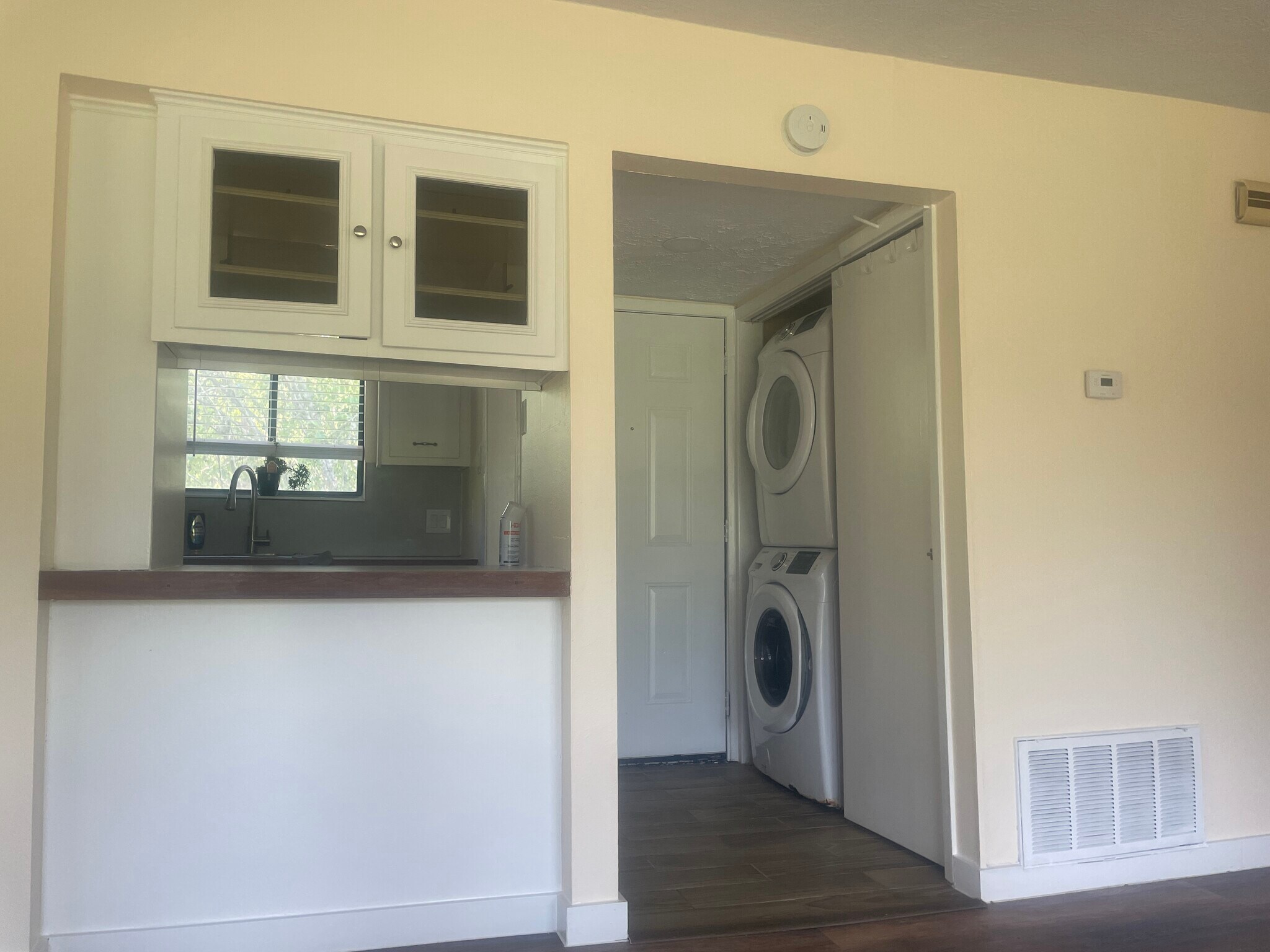 Breakfast bar/laundry in unit - 1500 S Diamondhead Blvd