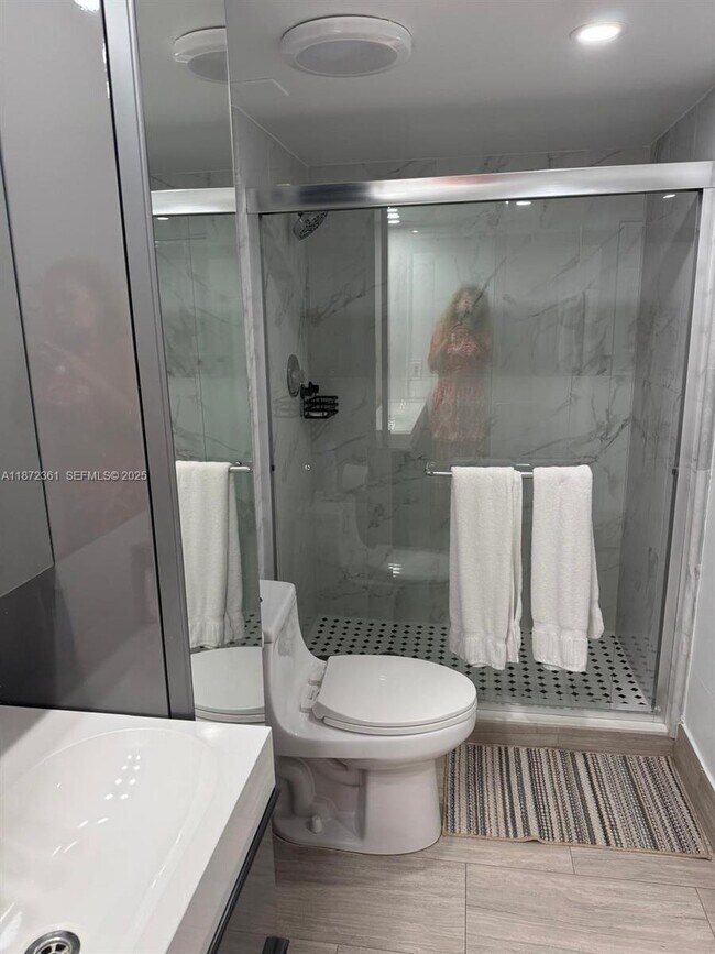 Building Photo - 3300 NE 192 St