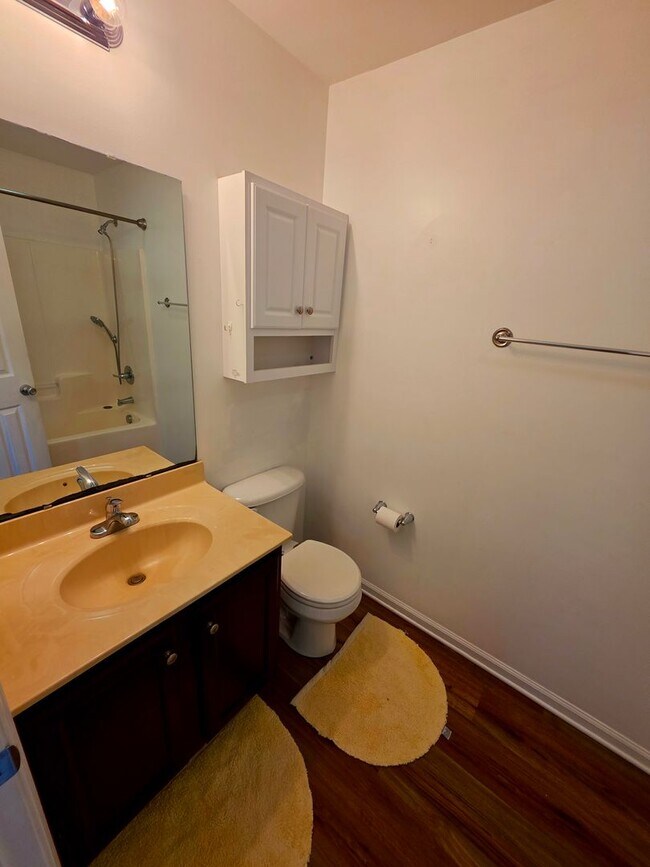 Building Photo - 4Br, 2Ba in Ashbury Park!