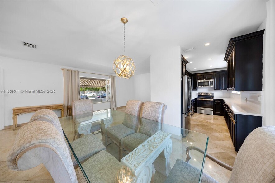 Building Photo - 1700 N Treasure Dr