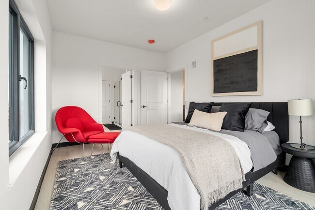 Building Photo - 600 Broadway