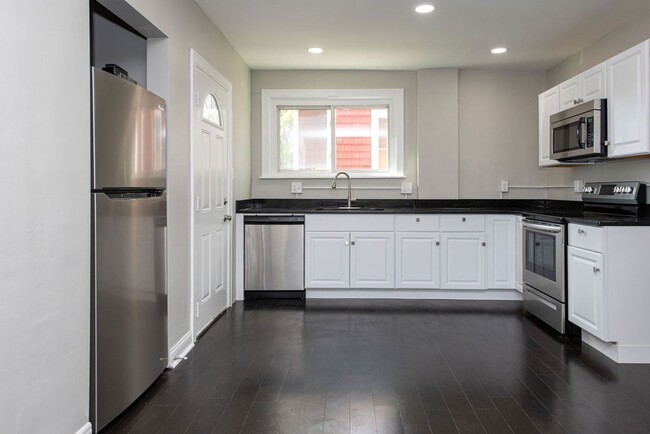 Building Photo - NORTH COLLEGE HILL -  Stunning remodel 3be...