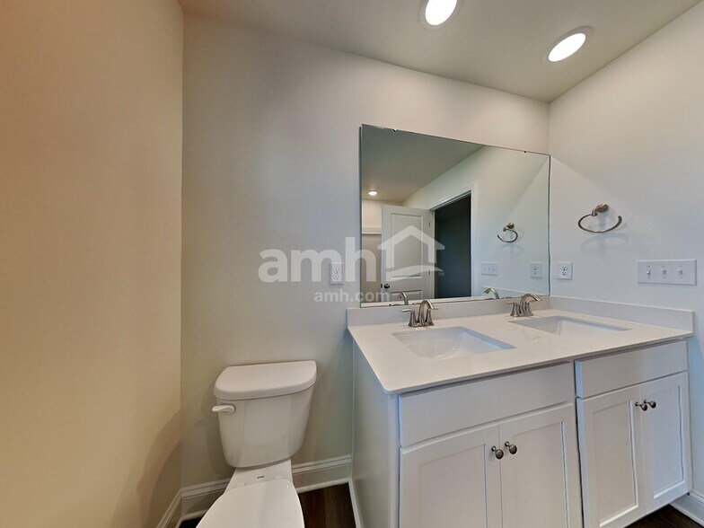 Building Photo - 6051 Rosemore Ln
