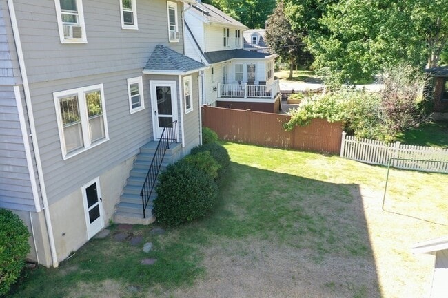 Building Photo - 15 Ledyard St