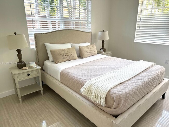 Building Photo - 9464 Abbott Ave