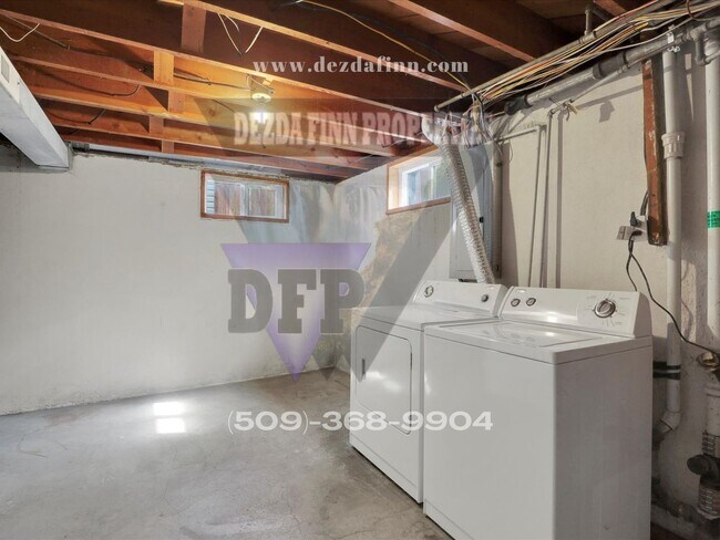 Building Photo - South Hill 3 bed/1 bath rancher with primo...