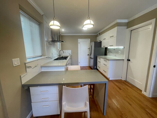 Building Photo - 1862a 17th Ave