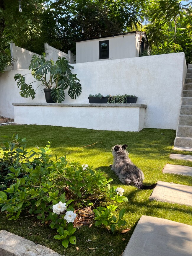 Building Photo - 1942 Chickasaw Ave