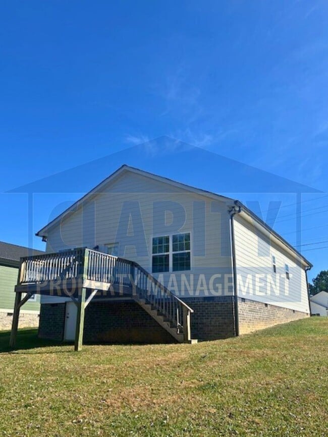 Building Photo - *Brand New* 3 bedroom home!
