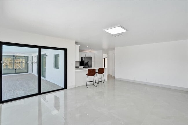 Building Photo - 16653 Golfview Dr