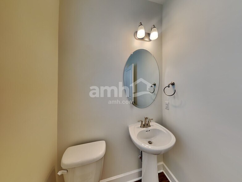 Building Photo - 413 Bluewater Dr