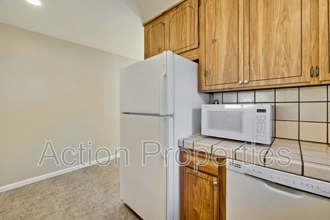 Building Photo - 1062 Kelly Dr