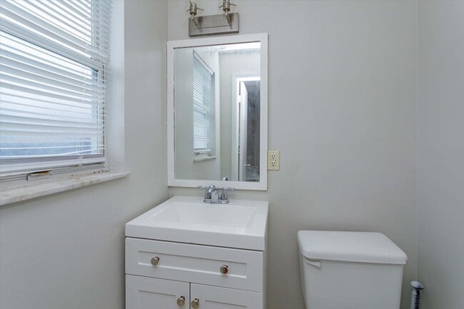 Building Photo - Charming 3-Bedroom Single-Family Home with Large Yard in Sanford — $1,697/month