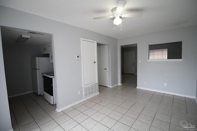 Building Photo - 3685 E Olive Rd