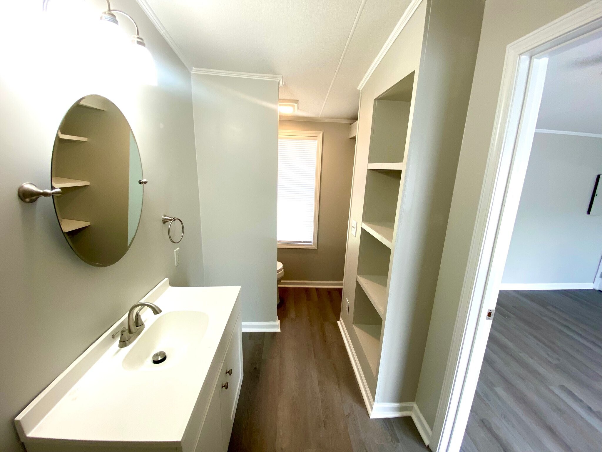 Building Photo - 102 Persimmon Dr