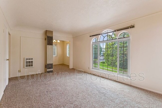 Building Photo - 1322 NE 68th Ave