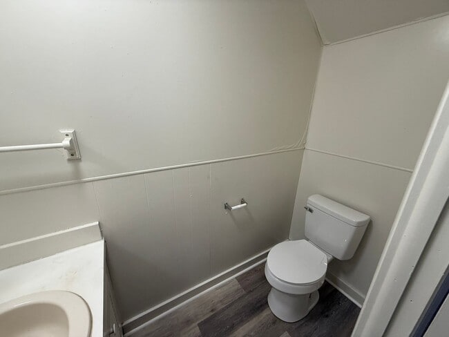 Building Photo - 334 W Wesley St