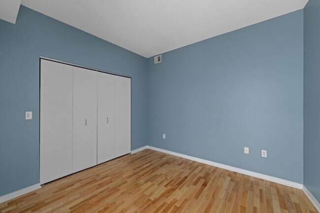 Building Photo - 929 Portland Ave