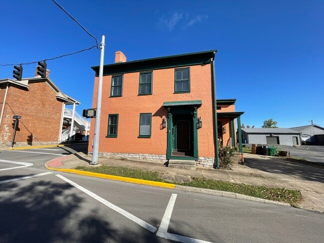 Building Photo - Huge House or Commercial Office Downtown