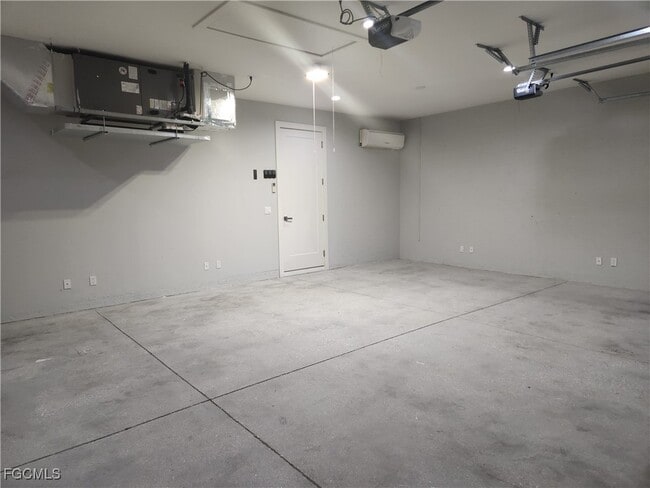 Building Photo - 4402 Chiquita Blvd S