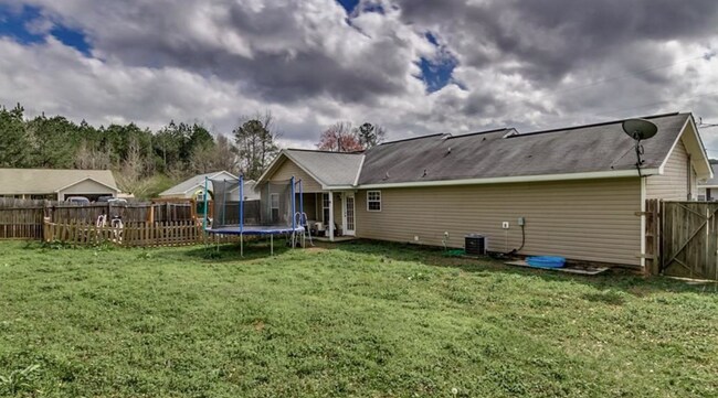 Building Photo - 18396 Peyton Ln