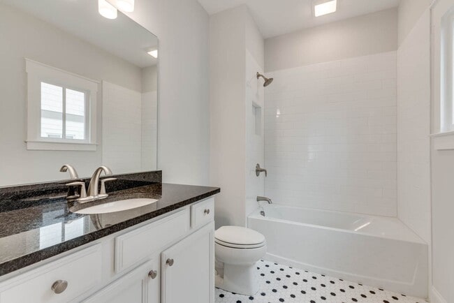 Building Photo - Beautiful & Spacious Home in Prime Alpharetta Location – Available 07/25/2026