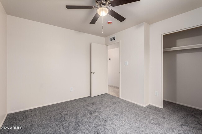 Building Photo - 1122 E Marny Rd