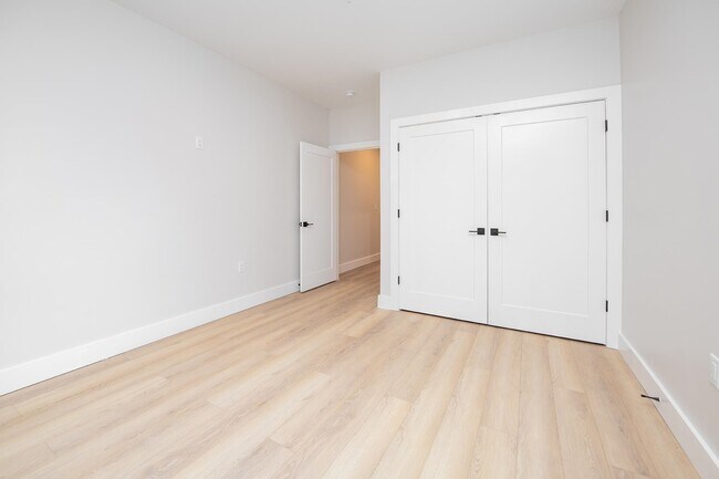 Building Photo - 6710 Park Ave
