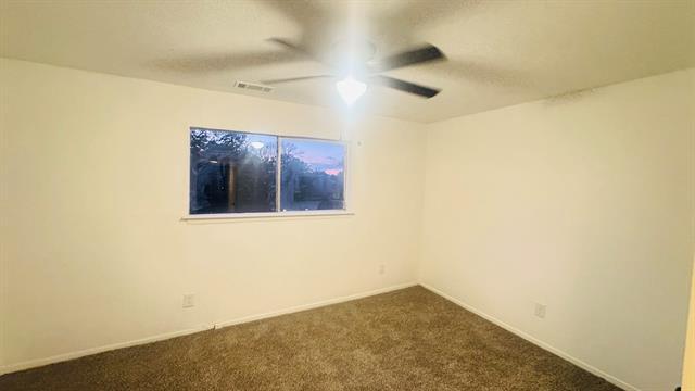 Building Photo - 604 Towne House Ln