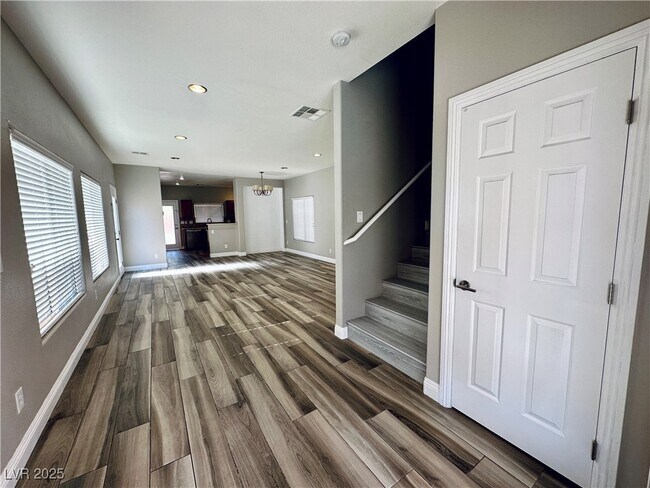Building Photo - 8923 Deep Ridge Ct